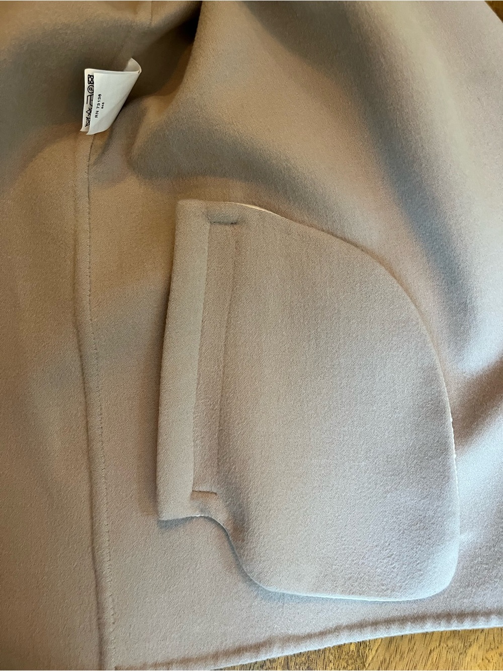 MaxMara Women's ‘Cucito a Mano’ Cream Belted Wool Coat - Picture 2 of 8